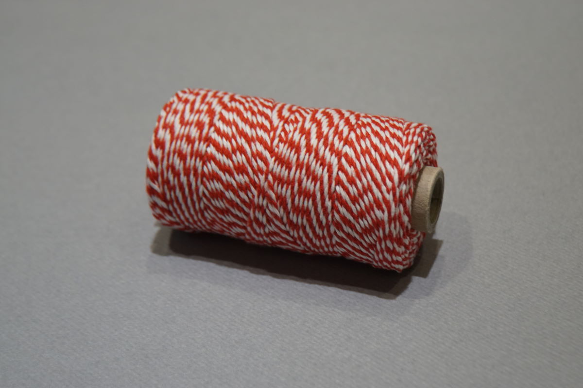 Katoentouw ø1 mm. - bobijnen 100 gr.  rood/wit 