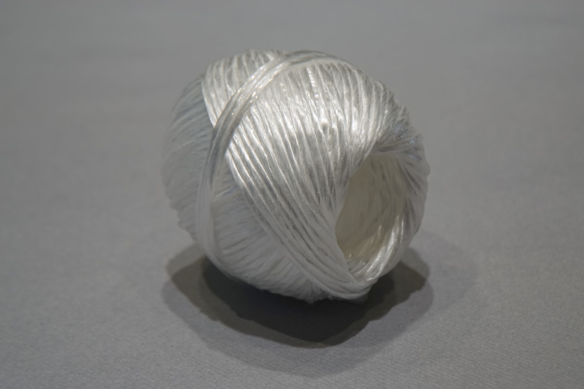 Ficelle en P.P. 1/900 - boules 100 gr.  blanc